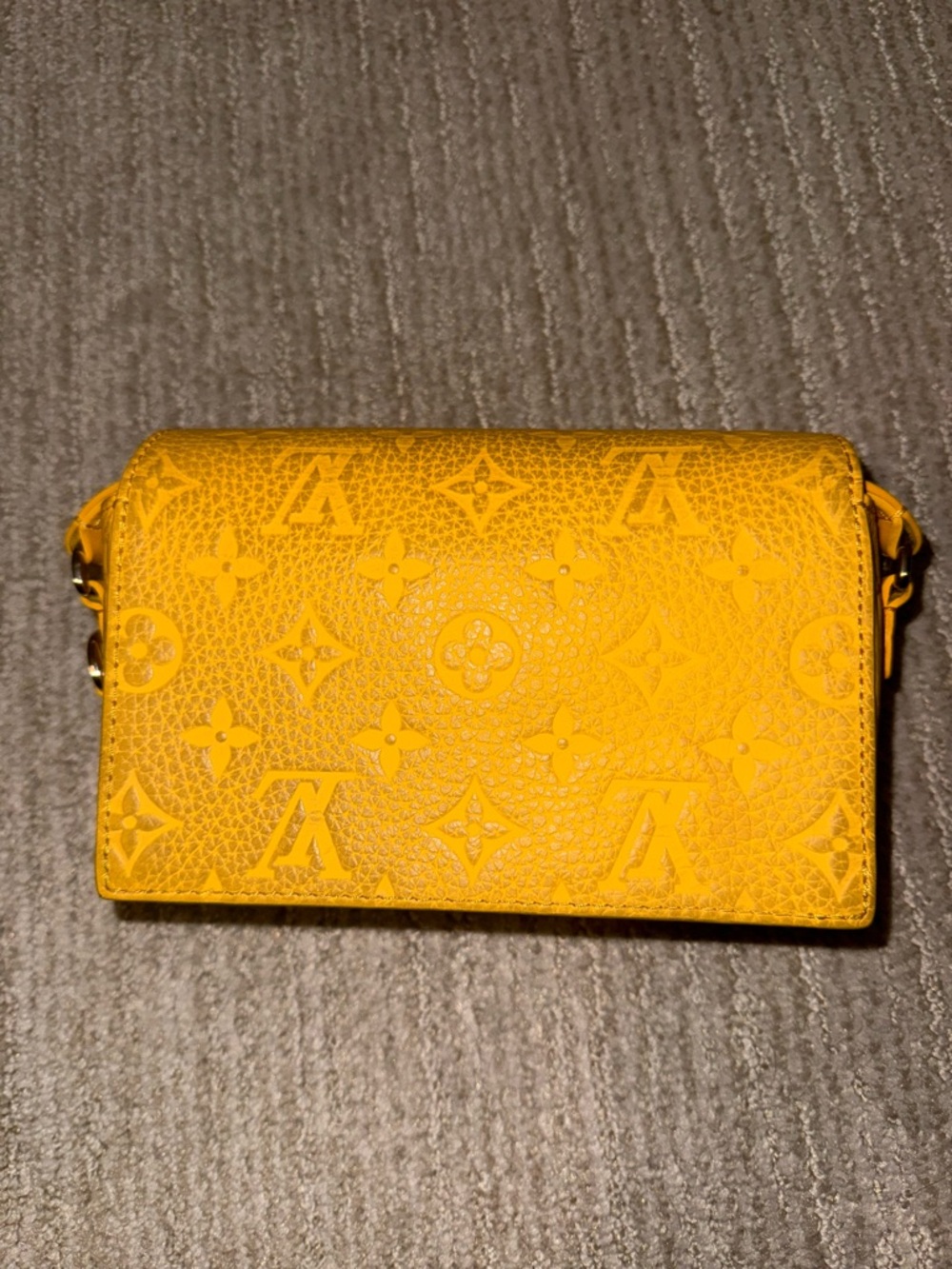 Louis Vuitton Yellow Monogram Chain Steamer Crossbody - Picture 3 of 14